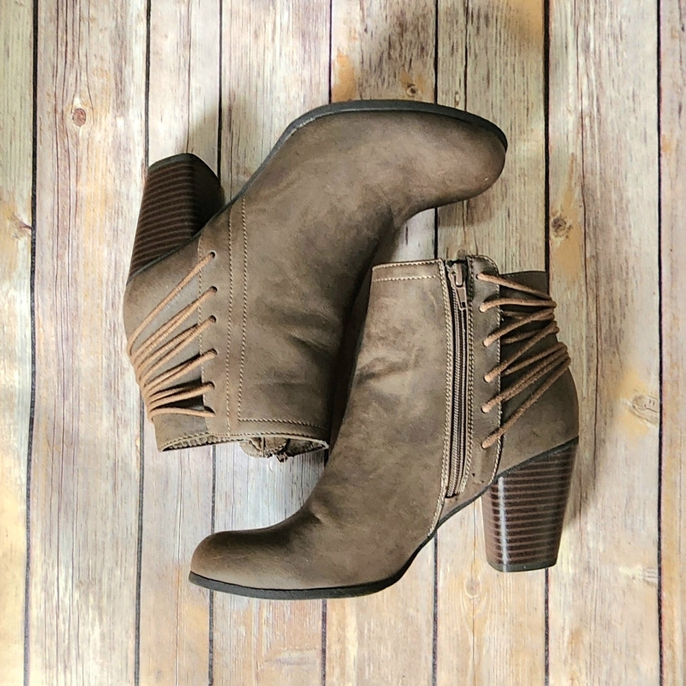 Madden Girl Ankle Booties Size 10M - Picture 2 of 9